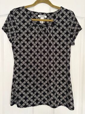 White House Black Market Black & White Short Sleeve Geometric Link Top
